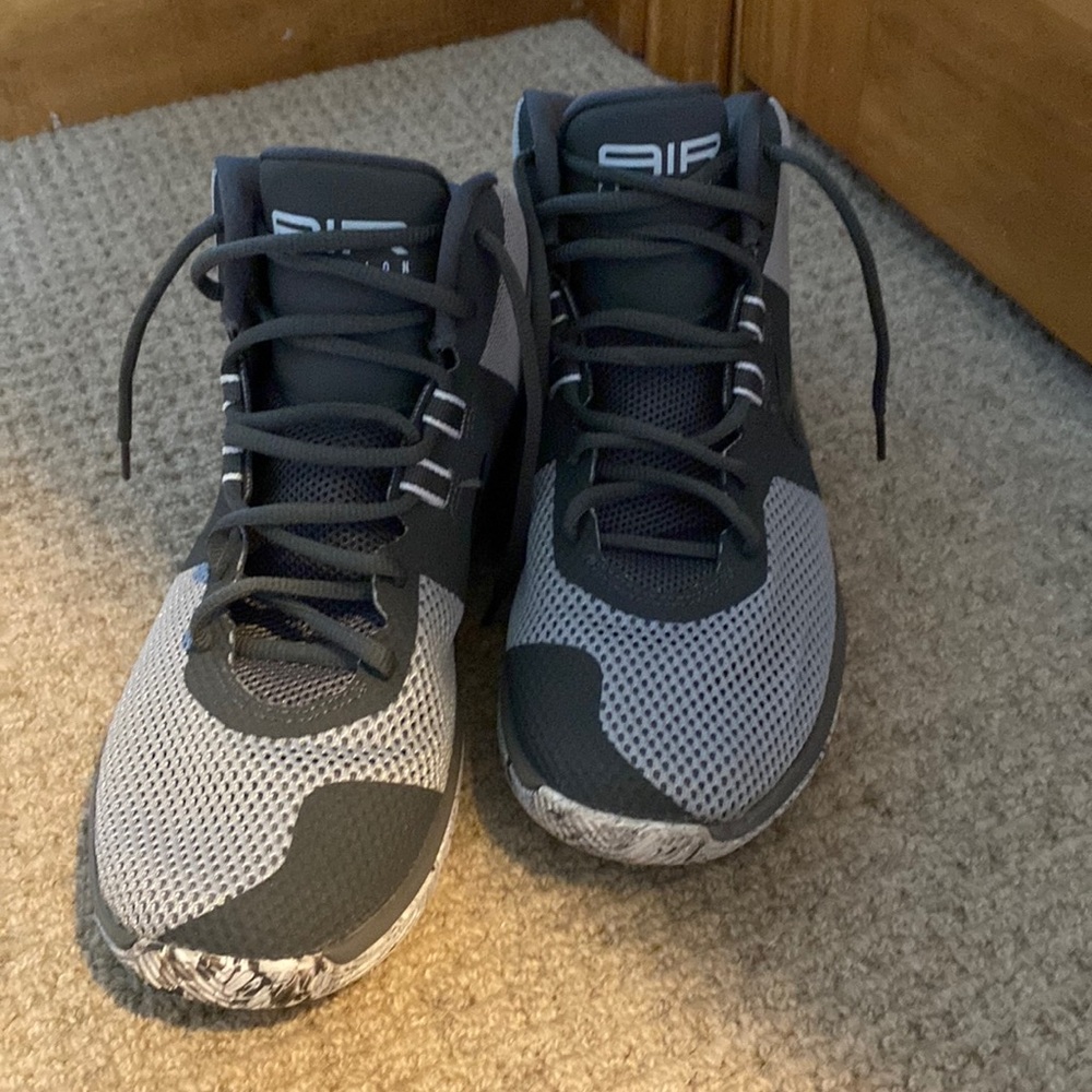Nike air precision basketball shoes